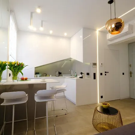 Cozy & Comfortable Rakowicka Studio アパート *